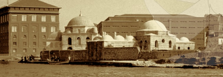 Üsküdar kıyısındaki Şemsi Ahmet Paşa (Kuşkonmaz) Camii Rıhtımında bir Kancabaş, ~1942 Üsküdar kıyısındaki Şemsi Ahmet Paşa (Kuşkonmaz) Camii Rıhtımında bir Kancabaş, ~1942